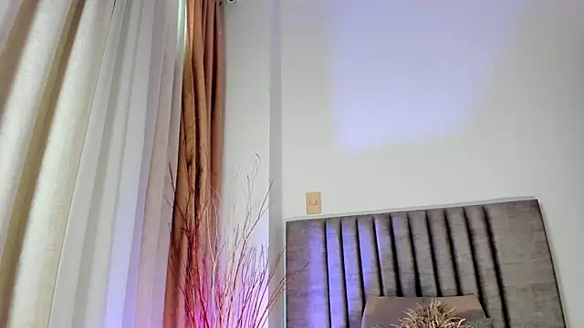 NoraDasilva online show from February 2025 12:50:01 PM