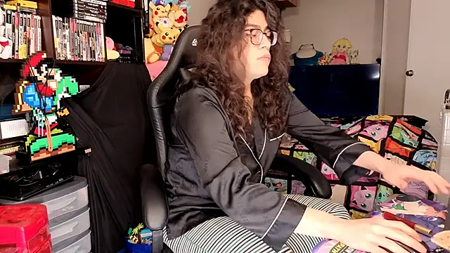 ShinyCherub online show from April 2026 09:06:01 AM