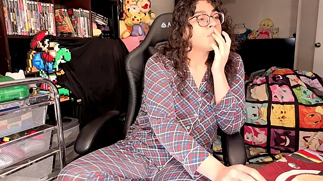 ShinyCherub online show from April 2026 11:19:02 PM