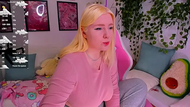 Snapshot of art_lovee chatting on February 2026 01:21:01 AM art lovee online show from February 2026 01:21:01 AM