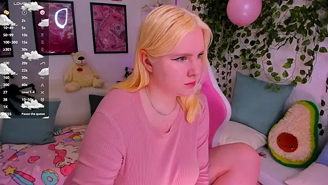 Snapshot of art_lovee chatting on February 2026 01:09:02 AM art lovee online show from February 2026 01:09:02 AM