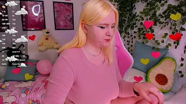 Snapshot of art_lovee chatting on February 2026 01:35:02 AM art lovee online show from February 2026 01:35:02 AM