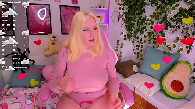 Snapshot of art_lovee chatting on February 2026 01:24:01 AM art lovee online show from February 2026 01:24:01 AM