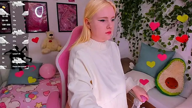 Snapshot of art_lovee chatting on February 2026 02:30:01 AM art lovee online show from February 2026 02:30:01 AM