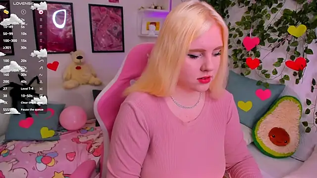 Snapshot of art_lovee chatting on February 2026 01:28:02 AM art lovee online show from February 2026 01:28:02 AM