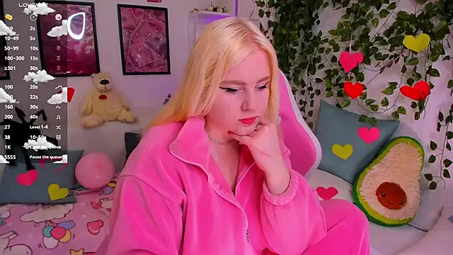 Snapshot of art_lovee chatting on February 2026 01:18:02 AM art lovee online show from February 2026 01:18:02 AM