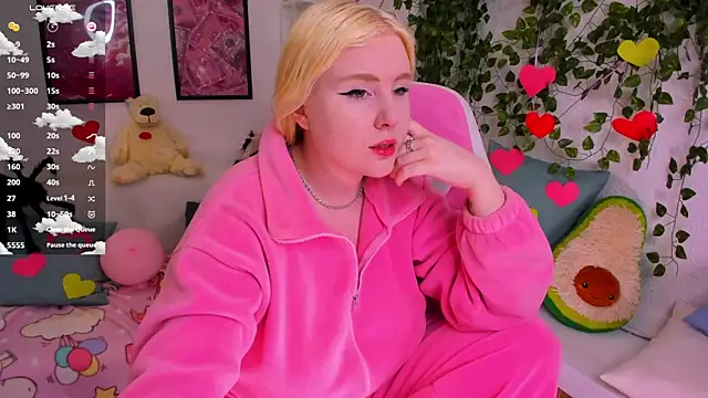 Snapshot of art_lovee chatting on February 2026 01:03:02 AM art lovee online show from February 2026 01:03:02 AM