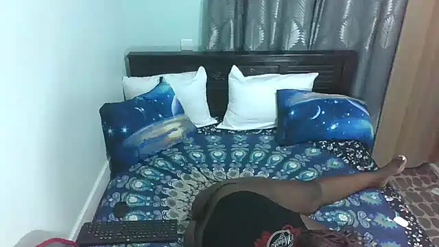 Darkberry online show from November 2025 08:11:02 PM