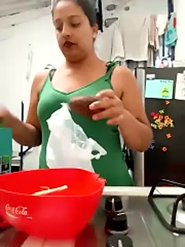 almaswan1 online show from December 2024 07:49:02 PM