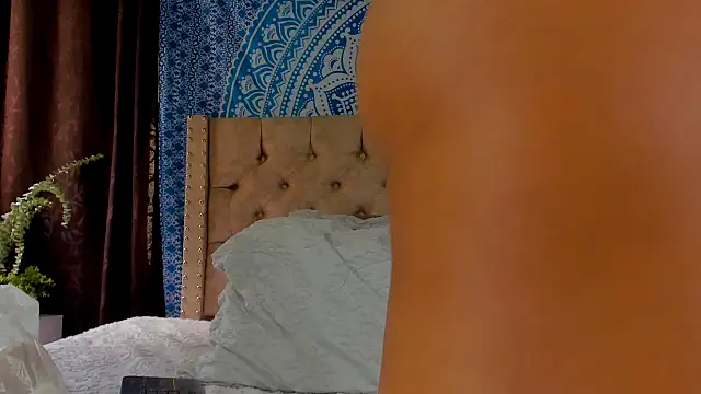 Snapshot of KeryHillson chatting on December 2024 01:22:02 PM KeryHillson online show from December 2024 01:22:02 PM