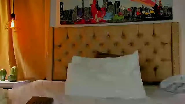 Snapshot of KeryHillson chatting on February 2025 03:31:01 PM KeryHillson online show from February 2025 03:31:01 PM