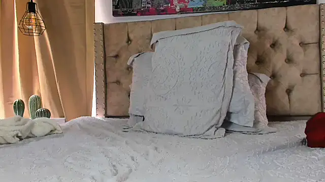 Snapshot of KeryHillson chatting on February 2025 12:42:01 PM KeryHillson online show from February 2025 12:42:01 PM