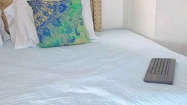 Snapshot of KeryHillson chatting on October 2025 01:48:02 PM KeryHillson online show from October 2025 01:48:02 PM