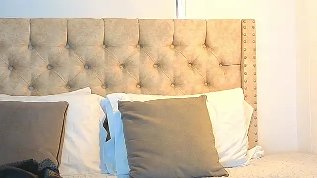 Snapshot of KeryHillson chatting on October 2025 12:06:02 PM KeryHillson online show from October 2025 12:06:02 PM