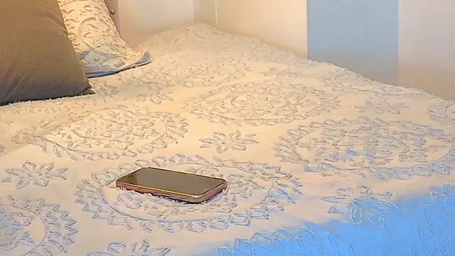 Snapshot of KeryHillson chatting on November 2025 12:16:01 PM KeryHillson online show from November 2025 12:16:01 PM