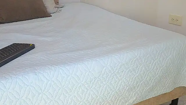 Snapshot of KeryHillson chatting on November 2025 01:22:04 PM KeryHillson online show from November 2025 01:22:04 PM