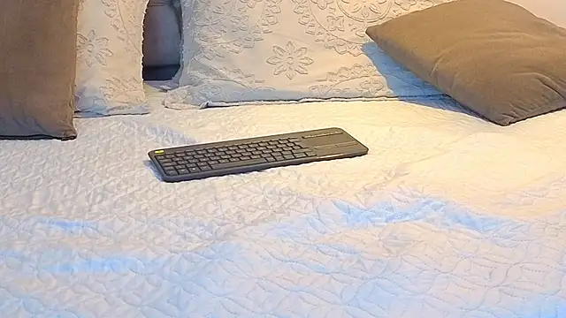 Snapshot of KeryHillson chatting on November 2025 11:53:02 AM KeryHillson online show from November 2025 11:53:02 AM