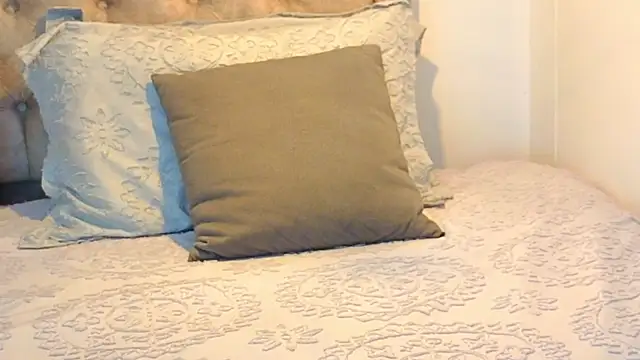 Snapshot of KeryHillson chatting on November 2025 11:54:02 AM KeryHillson online show from November 2025 11:54:02 AM