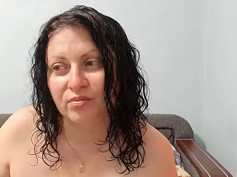 Snapshot of Lillian2 chatting on December 2024 01:43:01 AM Lillian2 online show from December 2024 01:43:01 AM