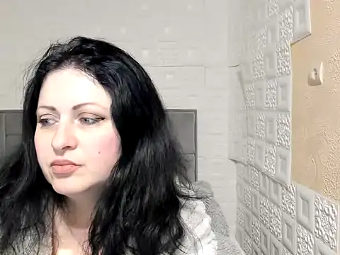 Snapshot of Lillian2 chatting on March 2025 09:32:02 PM Lillian2 online show from March 2025 09:32:02 PM