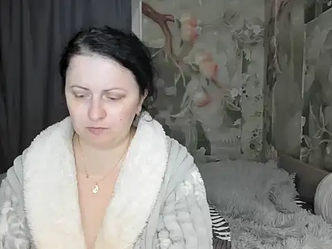 Snapshot of Lillian2 chatting on October 2025 09:13:01 PM Lillian2 online show from October 2025 09:13:01 PM