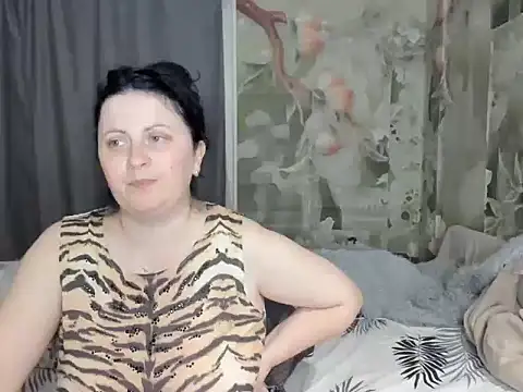 Snapshot of Lillian2 chatting on November 2025 02:12:01 AM Lillian2 online show from November 2025 02:12:01 AM