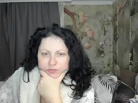 Snapshot of Lillian2 chatting on November 2025 05:50:02 PM Lillian2 online show from November 2025 05:50:02 PM