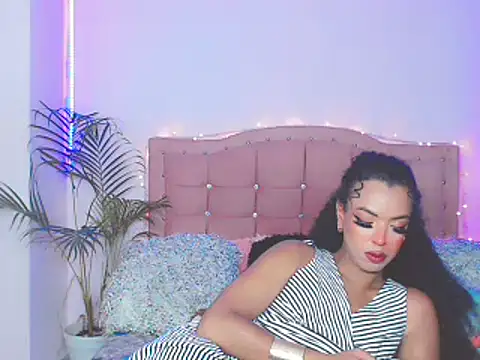 Tanedra collings online show from January 2025 05:53:01 AM