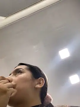 Nicollemays online show from March 2025 12:13:01 PM