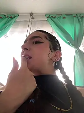 Nicollemays online show from March 2025 12:04:01 PM