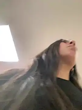 Nicollemays online show from March 2025 12:14:02 PM