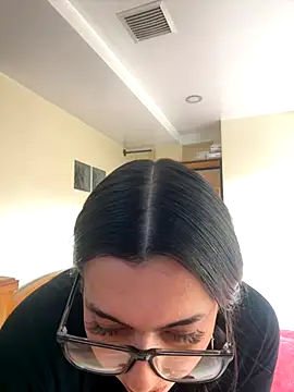 Nicollemays online show from September 2025 04:09:05 PM