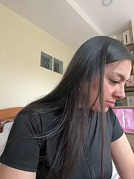 Nicollemays online show from September 2025 02:09:02 PM