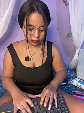 Snapshot of Aleja_DANS chatting on May 2026 12:49:01 AM Aleja DANS online show from May 2026 12:49:01 AM