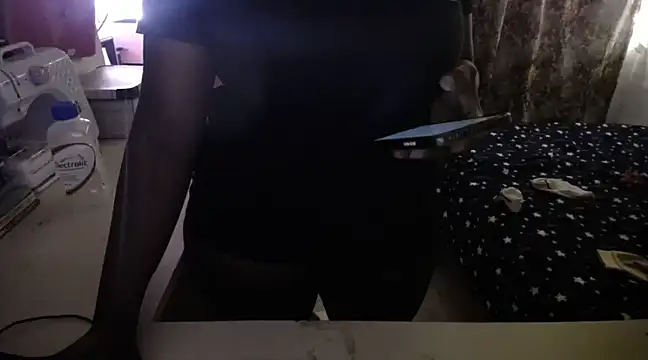 yselahot online show from February 2025 09:21:02 PM