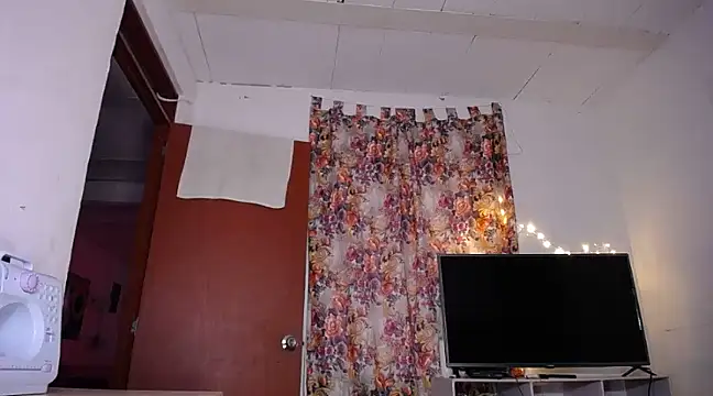 yselahot online show from March 2025 09:37:02 PM