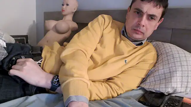 freddy0222222 online show from January 2025 05:15:01 PM