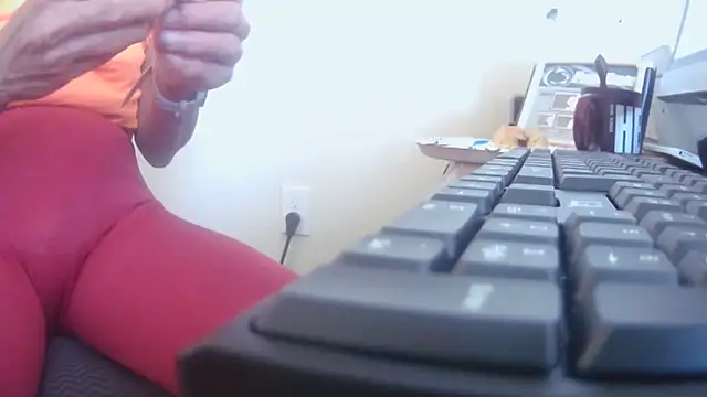 hottottrot691 online show from June 2026 01:35:02 PM