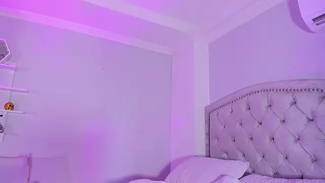 CamileHolmes online show from March 2025 08:24:02 AM