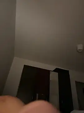 Tomhot3869 online show from October 2025 07:47:02 PM