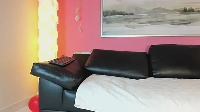 Tiffanysurez  online show from February 2025 01:06:01 PM