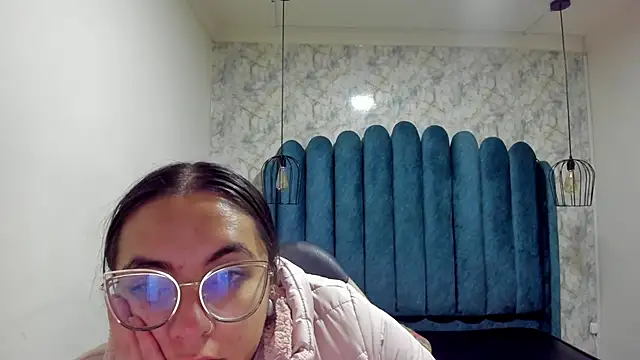 nalalye cruzz  online show from October 2025 02:30:01 AM