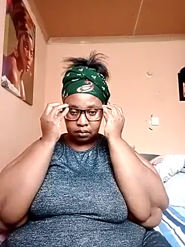 Snapshot of ZOQULUx chatting on March 2026 09:16:01 AM ZOQULUx online show from March 2026 09:16:01 AM