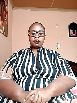 Snapshot of ZOQULUx chatting on March 2026 12:34:02 PM ZOQULUx online show from March 2026 12:34:02 PM