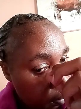 Snapshot of ZOQULUx chatting on March 2026 05:02:02 AM ZOQULUx online show from March 2026 05:02:02 AM