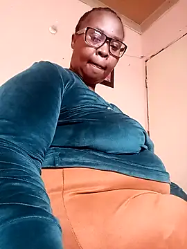 Snapshot of ZOQULUx chatting on March 2026 09:23:02 AM ZOQULUx online show from March 2026 09:23:02 AM