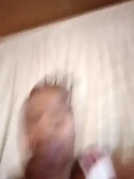 Snapshot of ZOQULUx chatting on April 2026 07:52:02 PM ZOQULUx online show from April 2026 07:52:02 PM