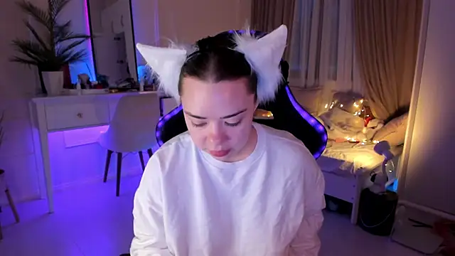 VixenMia online show from February 2025 03:45:02 AM