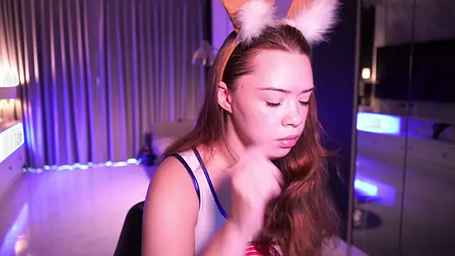 VixenMia online show from September 2025 02:02:02 AM