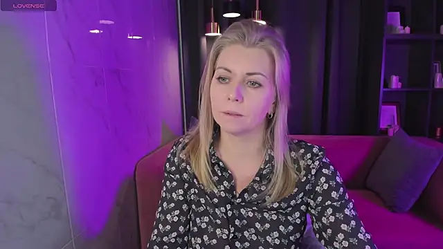 Annie Light online show from December 2024 05:40:02 AM